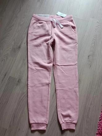 Nové tepláky, pepperts,146