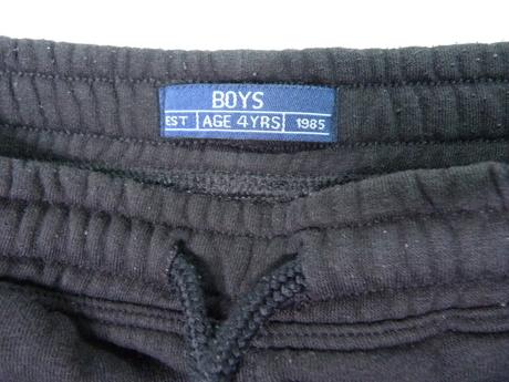 Černé tepláky vel. 104, matalan,104