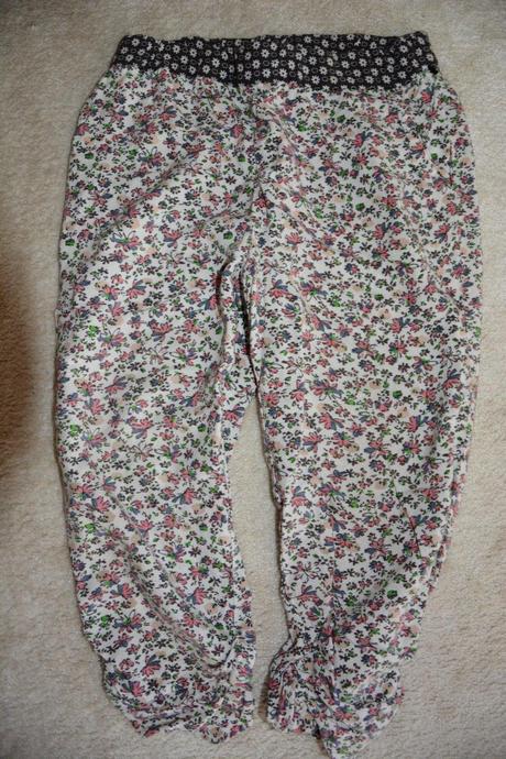 Letní kytičkované 3/4 kalhoty, next,104