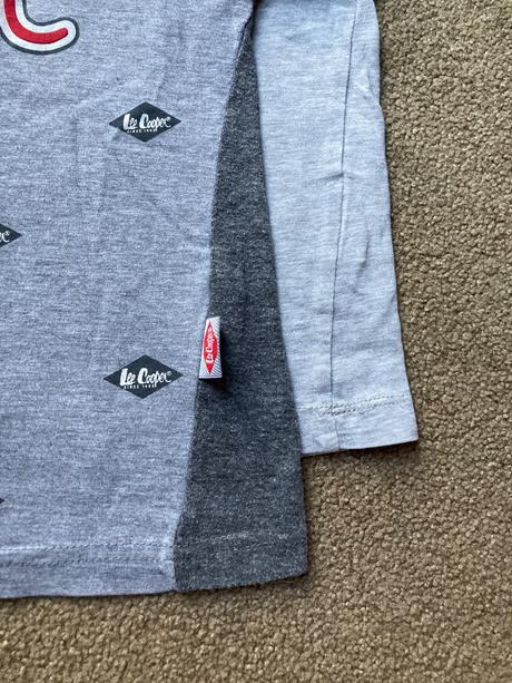 Šedivá trika s nápisy, lee cooper,104