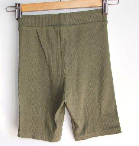 P438 elastické dívčí kraťasy vel. 146/152, primark,146