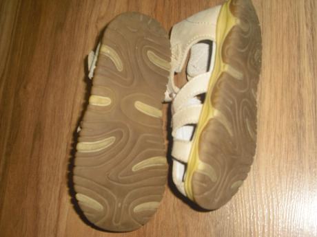 Dívčí sandálky, 24