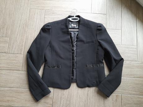 Černé kratší sako s koženkovými detaily vel. s, s