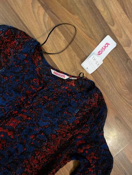 Nové prosvízavené šaty se vozem, vel xs, indiska, s / xs