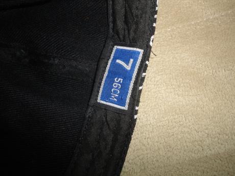 Moderní kšiltovka, obvod hlavy 56cm,