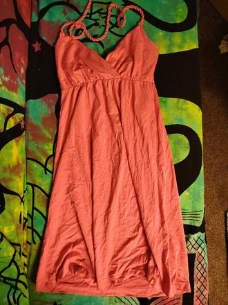 Šaty nebo delší tílko, s