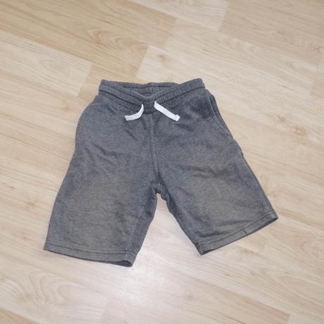 Sede sortky na donoseni h&m 122 velikost, h&m,122