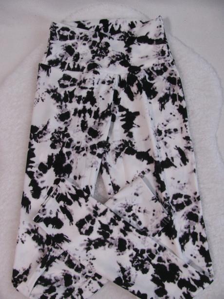 Elastické nové bílé legíny se vzorem, s