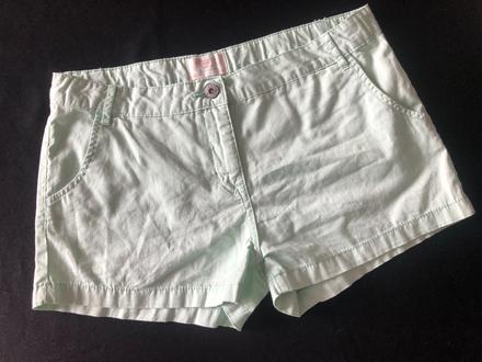 Zelené plátěné šortky, 164