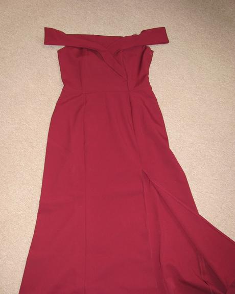 Plesové vínové šaty, 40