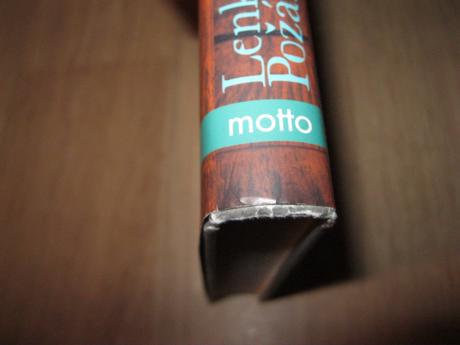 Kniha muž s vuni kávy, žena s vuni skořice, 