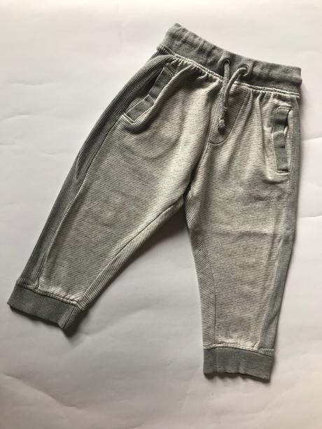 Dvoje tepláčky, next,98