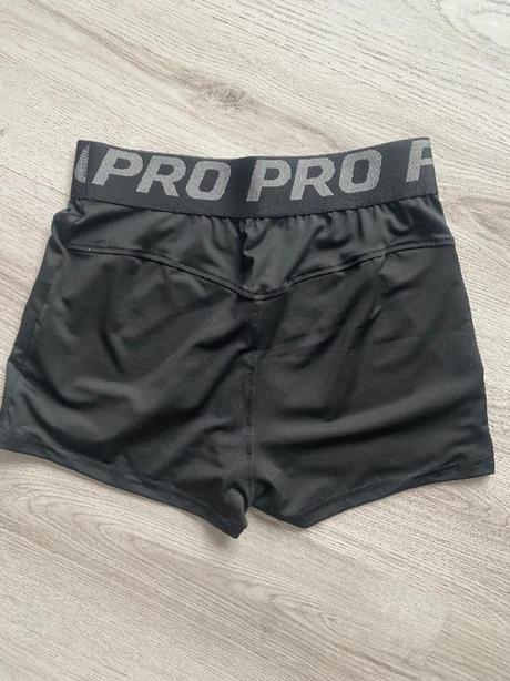 Krásné nové kraťasy velikost 38/m, 38 / m