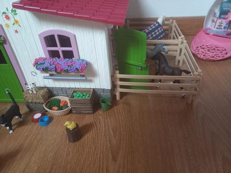 Schleich stáj, kavárna, elfí kavárna cena za vše,