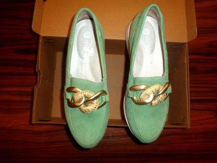 Nádherné hráškově zelené mokasíny remonte, 38