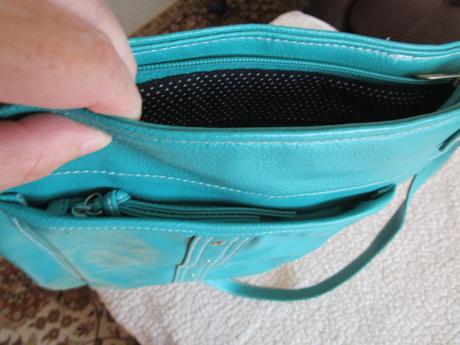 Pěkná zelená kabelka, velikostně upravitelný trak,