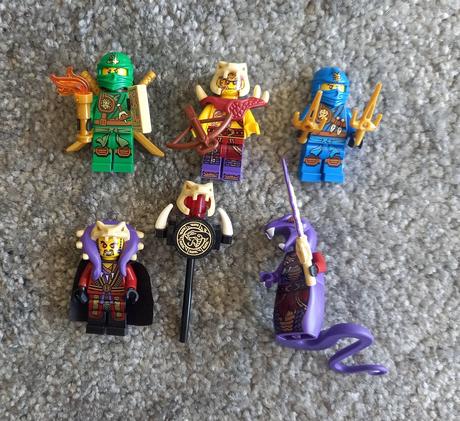 Lego ninjago 70749 - enter the serpent.,