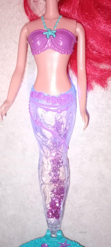 Barbie se svítící ploutví, 