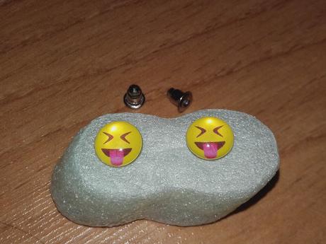 Náušnice emotikon vyplazený jazyk2,
