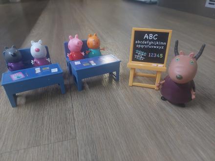 Prasátko pepa ve škole,