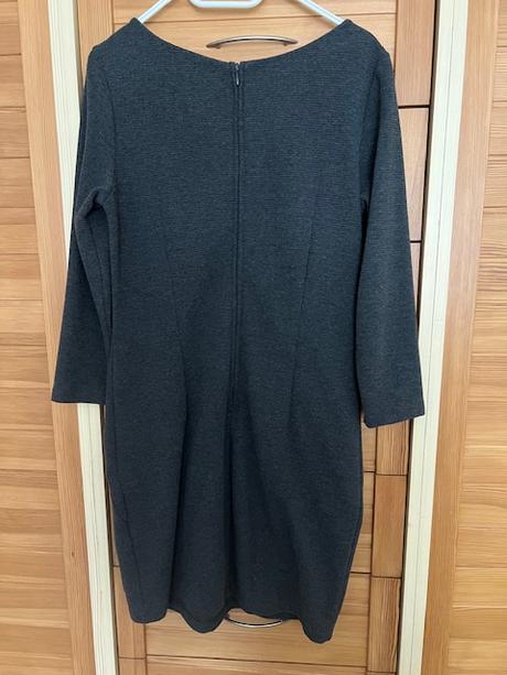 Dámské šaty s ozdobou u krku, orsay,m