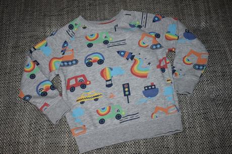 Mikina next s dopravními prostředky, kol 2018, 104, next,104