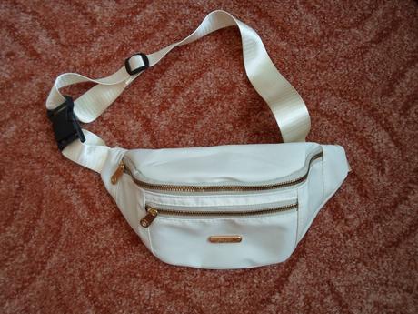 Krémová béžová taška na pas ledvinka,