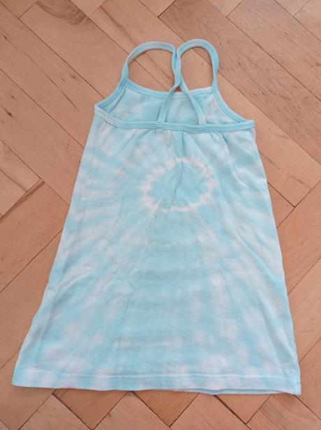 Šaty na ramínka, 92