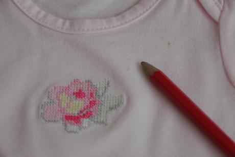 Ruzove tricko s vysivkou ruzicky 56- 62, 56