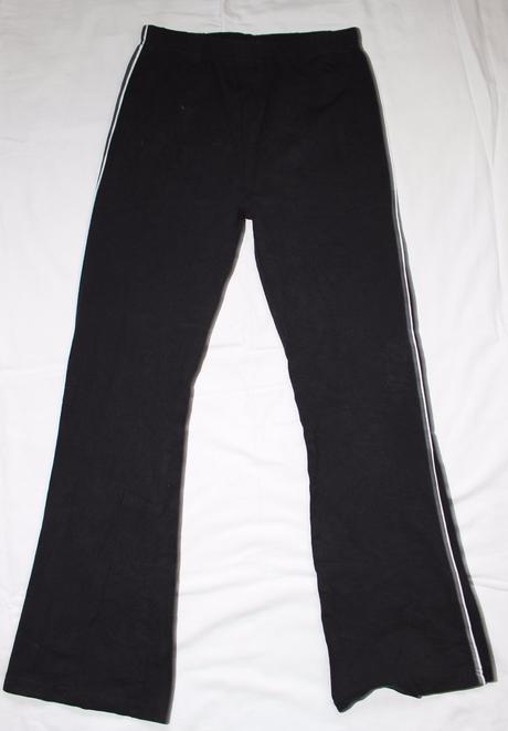 C211. tepláky dívčí 10 let, tu,140