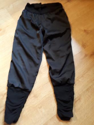 Bezvadné aladinkove kalhoty, třeba na tancovani, wojcik,140