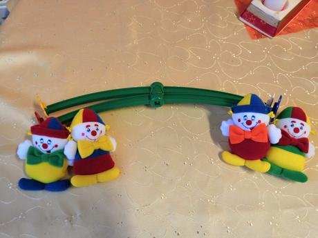 Kolotoč nad postýlku, 