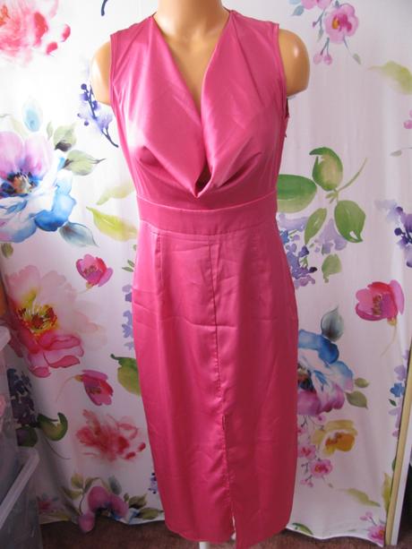 Letní společenské saténové šaty, 36