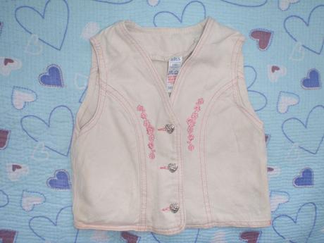 Džínová, riflová vestička s růžovou výšivkou, 104