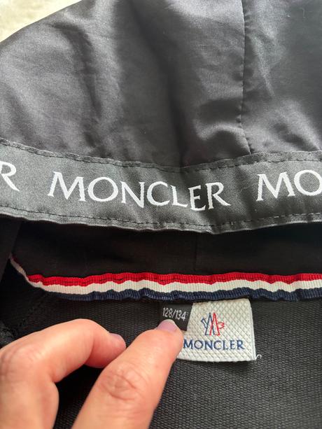 K9/ mikina černá - v.128/134 zn. moncler, 128