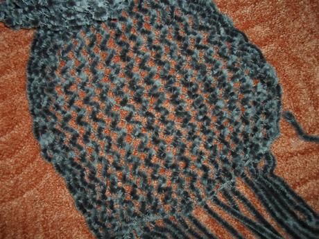 Šedá šála šálek, m