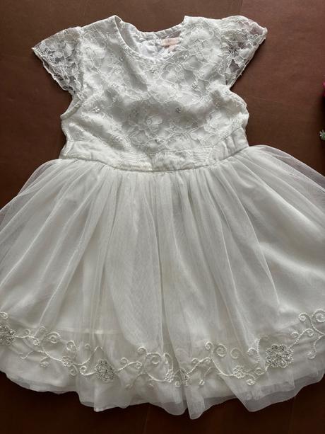 Ob/ šaty krémové družičkové - v.4/5 let, 110