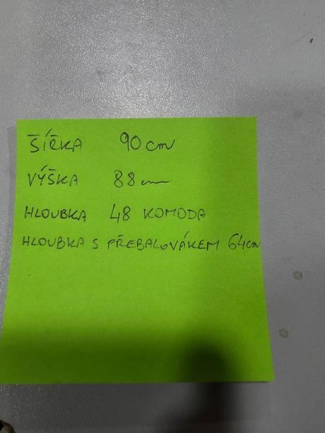 Komoda s přebalovacím pultem,