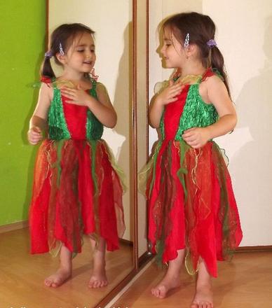 Karnevalové zeleno-červené šaty vánoční víla, 