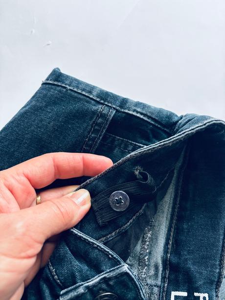 Kraťasy džínové- v.9/10 let, 140