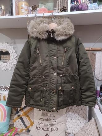 Extra teplá zimní bunda s kožíškem uvnitř, new look,170 / m