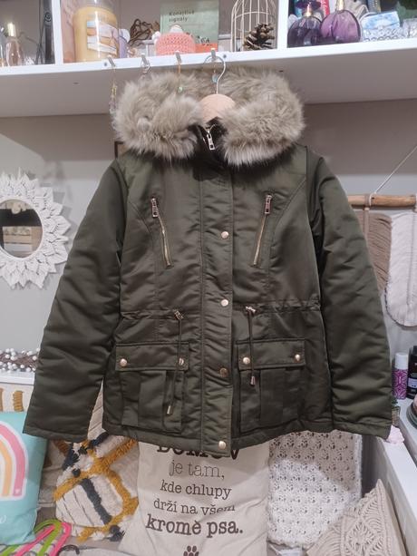 Extra teplá zimní bunda s kožíškem uvnitř, new look,170 / m