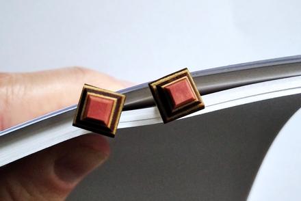 Naušnice dřevěné pyramidky handmade, 