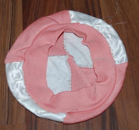 Růžová baretka, 80