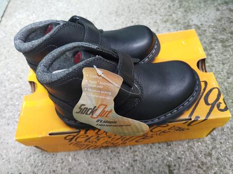Nenošené dětské kožené boty dr. martens vel. 27, 27