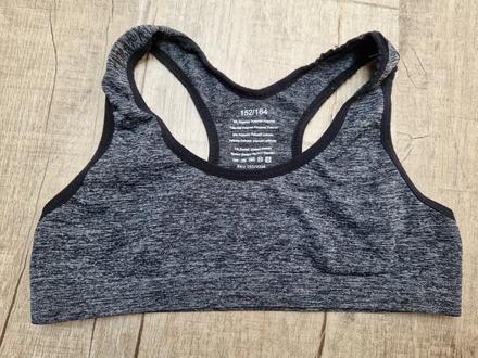 Dívčí podprsenka, 152