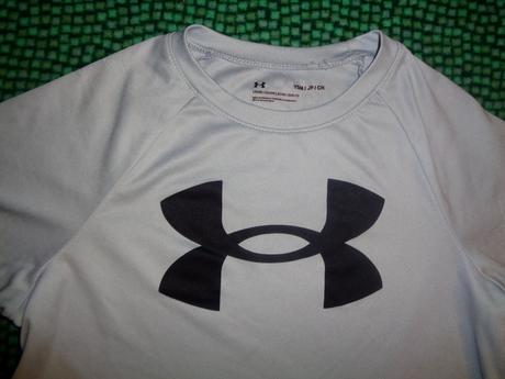 Šedé funkční tričko 8-9 let, under armour,128