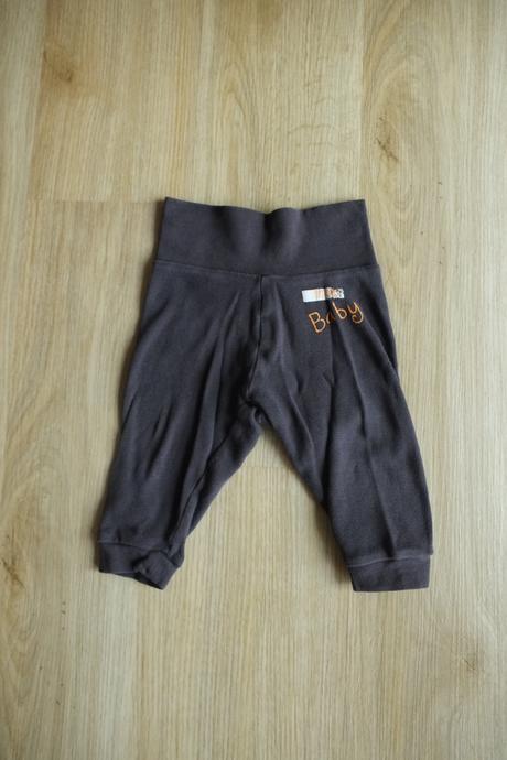 Tenké tmavě šedé tepláčky, lupilu,62