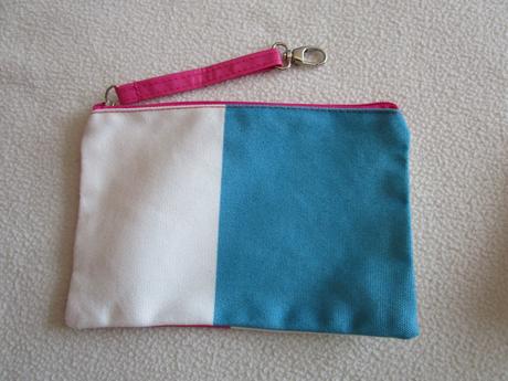 Pěkná barevná kosmetická taštička, zap. na zip, 