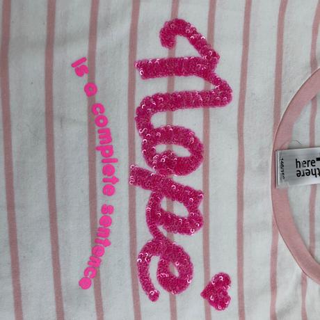 146/152 c&a bile tricko - ruzove prouzky s napisem, c&a,146